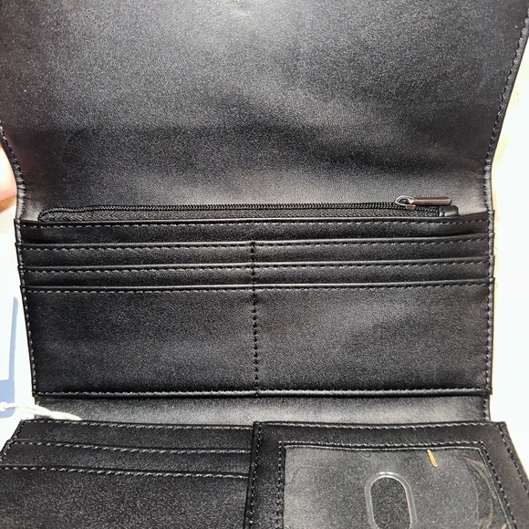 Universal Thread Wallets - Picture 3 of 7